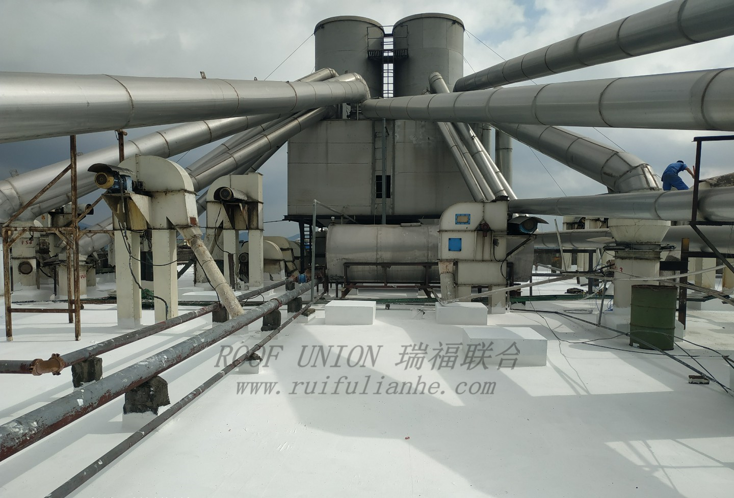 珠海大型水产饲料生产企业混凝土屋面防水工程二期