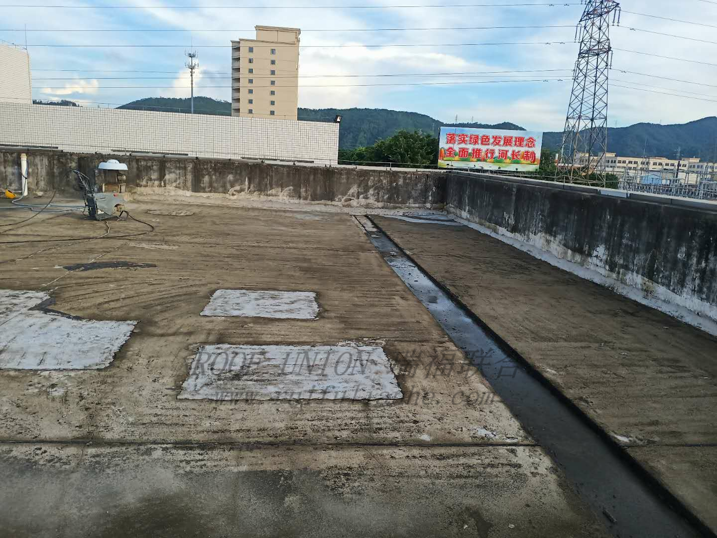   广东某大型摩托车生产企业办公楼屋面防水工程